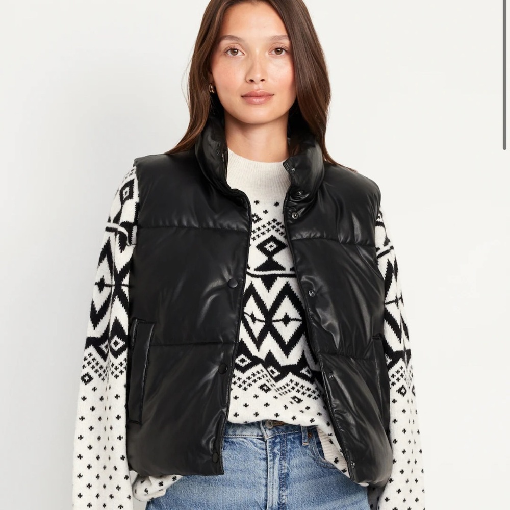 Faux-leather puffer vest size medium NWOT